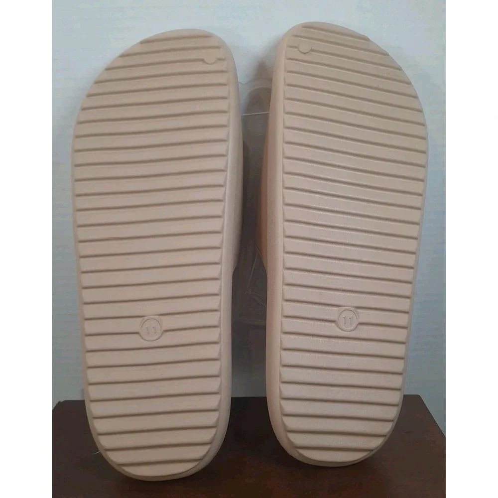 Wild Fable Slides Sandals Women Size 11 Or Mens Size 9.5 Ran Robbie Slip On Pool